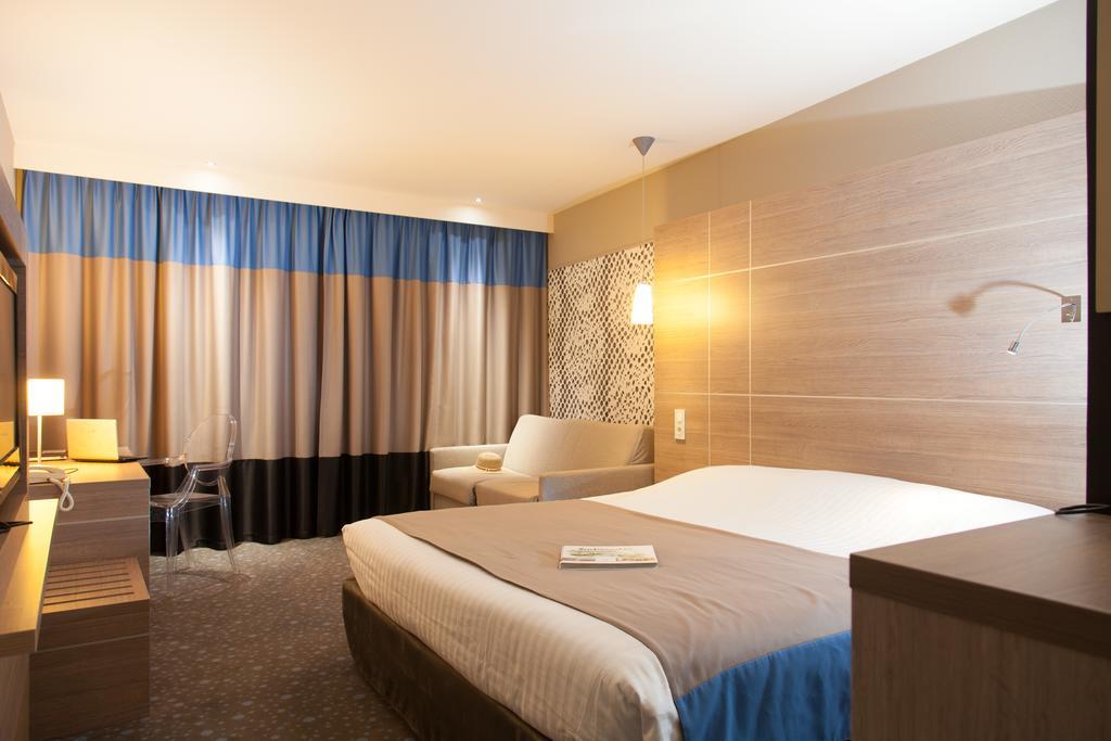 Logis Le Rabelais Hotel- Restaurant - Spa Fontenay-le-Comte Room photo